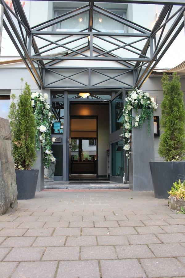 Hotel Zum Wolf Рьотген Екстериор снимка